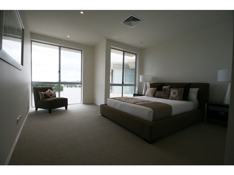 255 Varsity Parade, Varsity Lakes QLD 4227