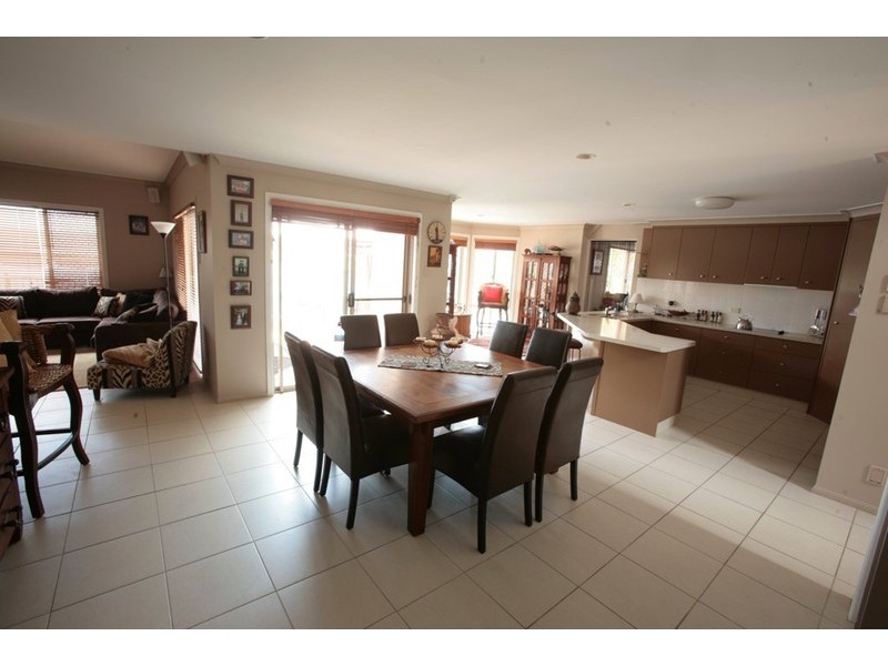 Clear Island Waters QLD 4226