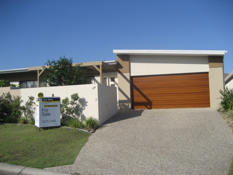 2/44 Heights Drive, Robina QLD 4226