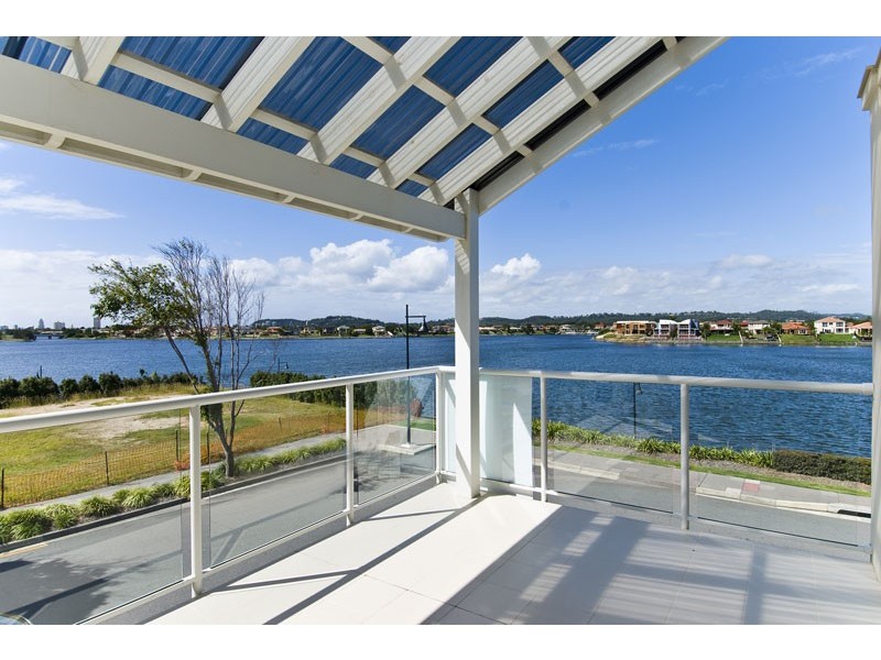 62 Watts Drive, Varsity Lakes QLD 4227