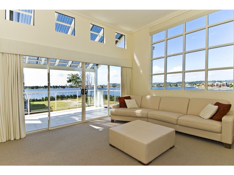 62 Watts Drive, Varsity Lakes QLD 4227