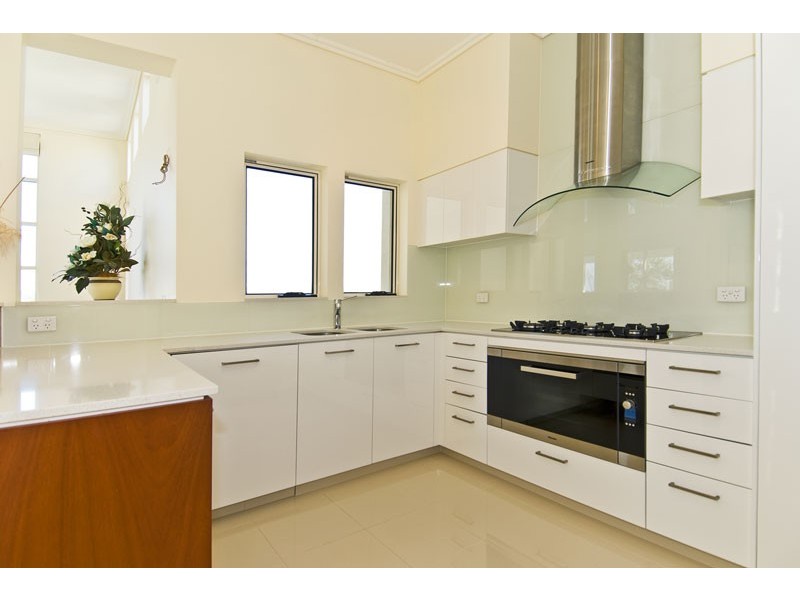 62 Watts Drive, Varsity Lakes QLD 4227