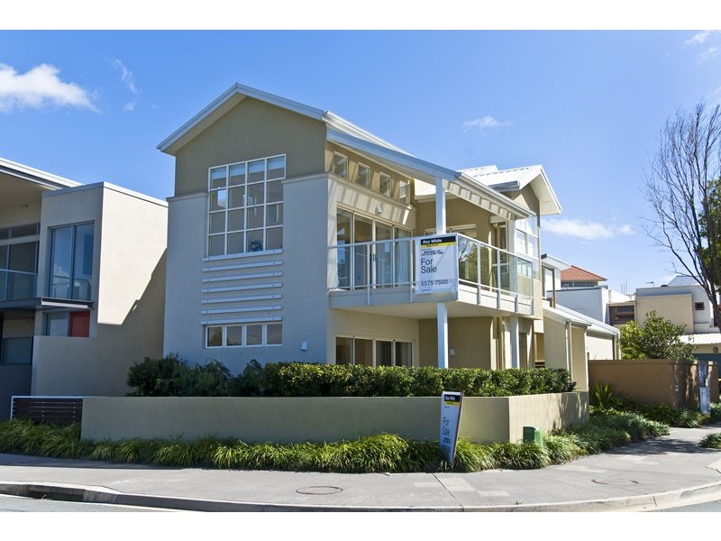 62 Watts Drive, Varsity Lakes QLD 4227