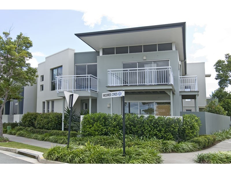 13 Watts Drive, Varsity Lakes QLD 4227