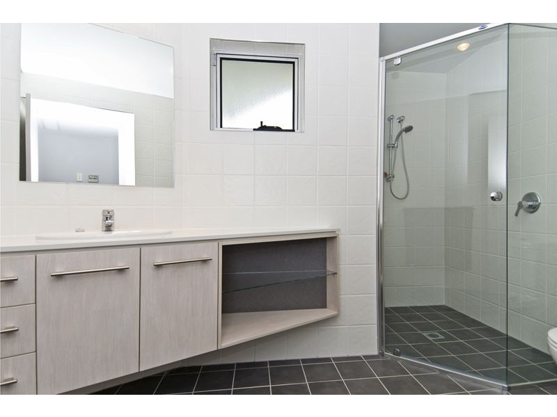 13 Watts Drive, Varsity Lakes QLD 4227