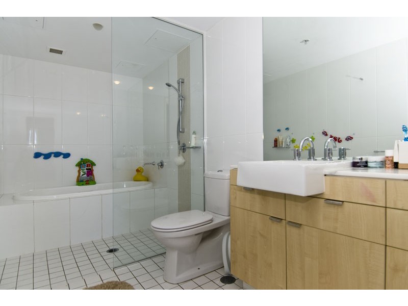 1107/3 McLean Street, Coolangatta QLD 4225