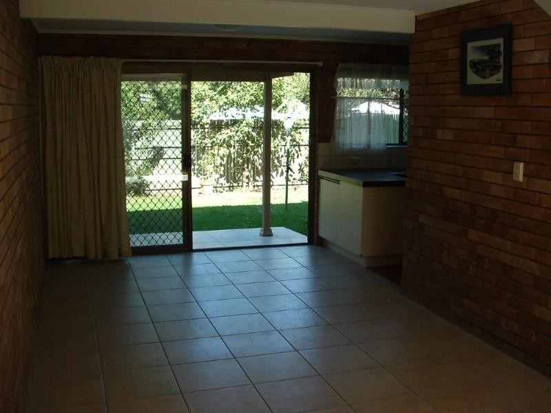 4/11 Macquarie Street, Woodridge QLD 4114