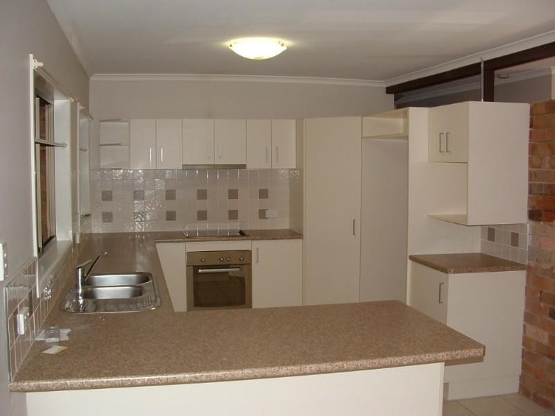 104 Barbaralla Drive, Springwood QLD 4127