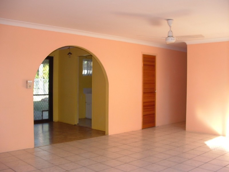 9 Jamberoo Street, Springwood QLD 4127