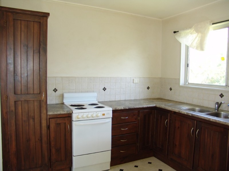 10 Carcoola Street, Kingston QLD 4114