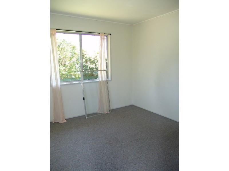 10 Carcoola Street, Kingston QLD 4114