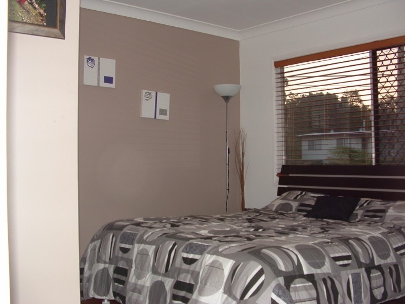 11 Lake Road, Slacks Creek QLD 4127