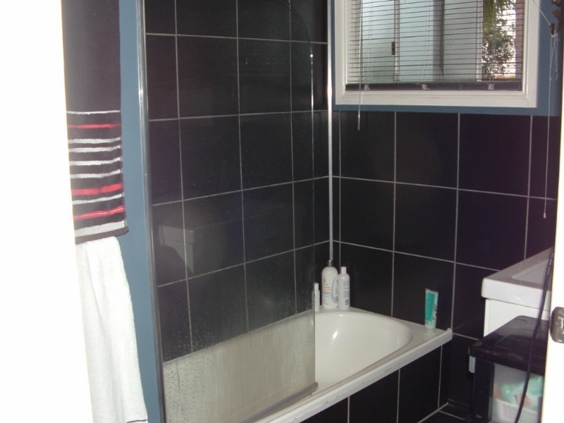 11 Lake Road, Slacks Creek QLD 4127