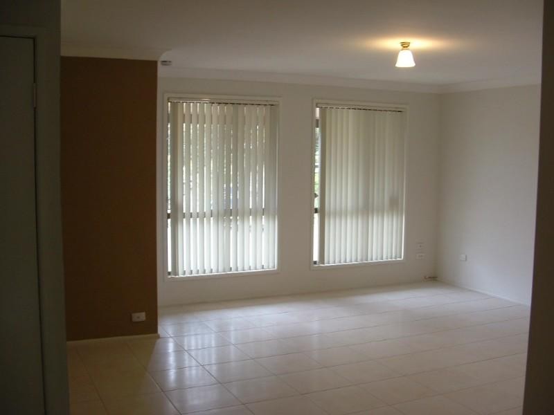 8 Bond Street, Rochedale South QLD 4123