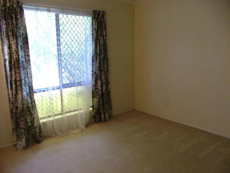 2 Knightsbridge Crescent, Rochedale South QLD 4123