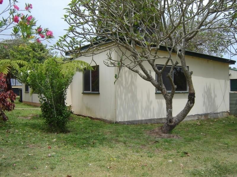 11 Squire Street, Macleay Island QLD 4184