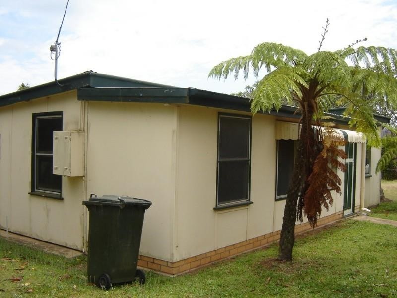 11 Squire Street, Macleay Island QLD 4184