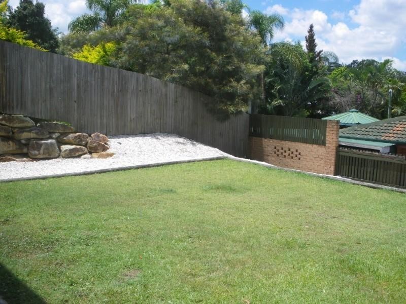 2/2 Sultan Street, Rochedale South QLD 4123