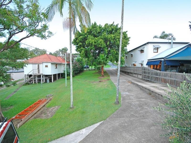 Holland Park West QLD 4121