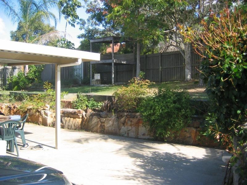 20 Selangor Court, Tanah Merah QLD 4128