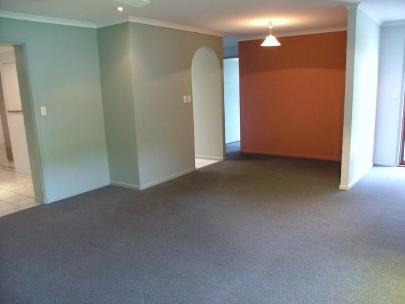 13 Hawdon Crescent, Springwood QLD 4127
