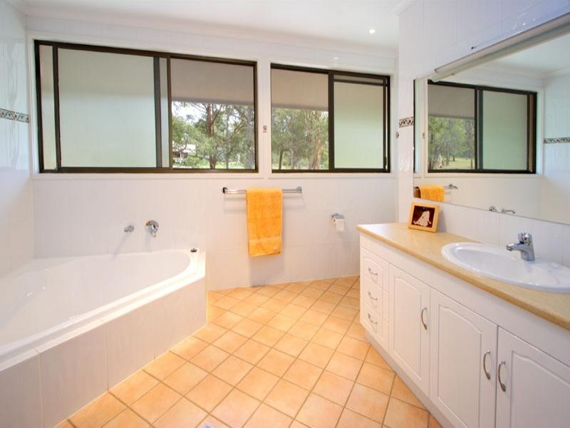51 Oakridge Street, Burbank QLD 4156