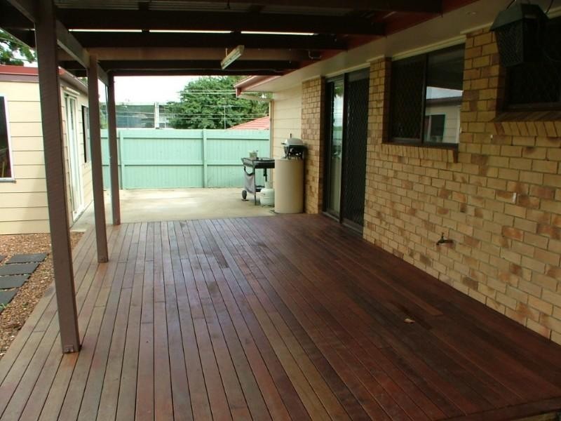 15 Jamberoo Street, Springwood QLD 4127