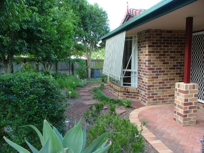 2 Andree Place, Wishart QLD 4122