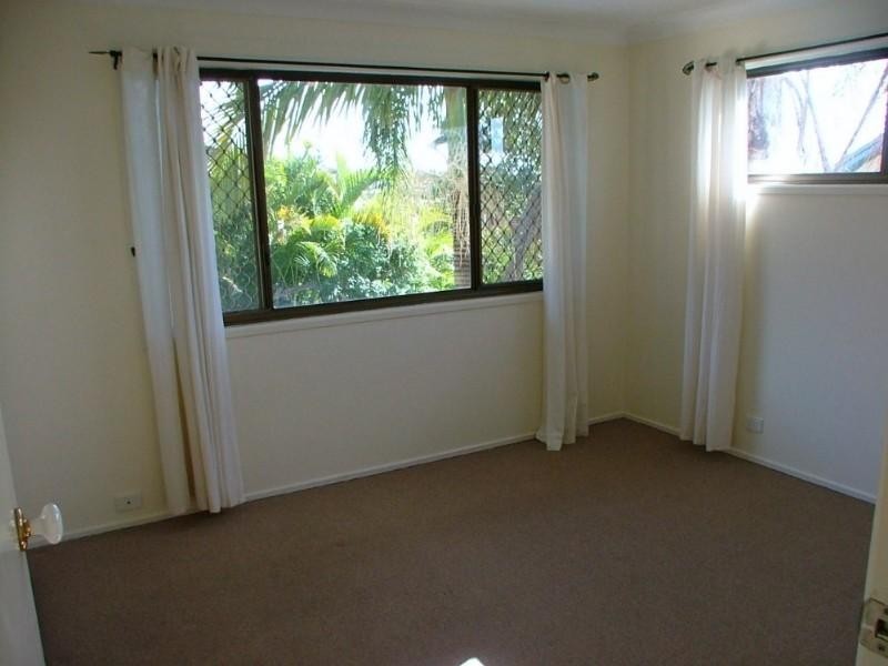 24 Knightsbridge Crescent, Rochedale South QLD 4123