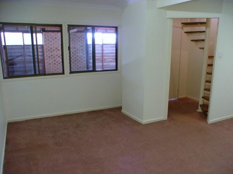 24 Knightsbridge Crescent, Rochedale South QLD 4123