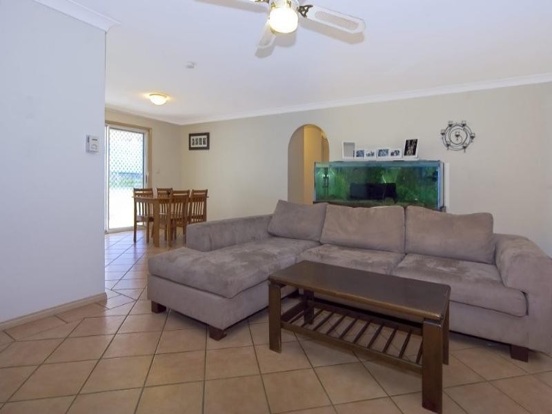 27 Redgum Drive, Regents Park QLD 4118