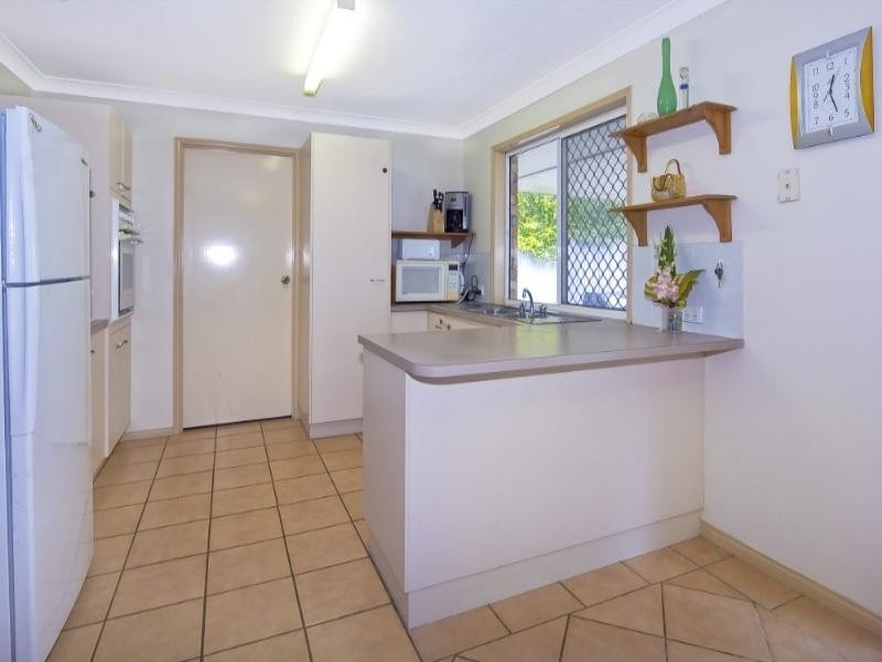 27 Redgum Drive, Regents Park QLD 4118