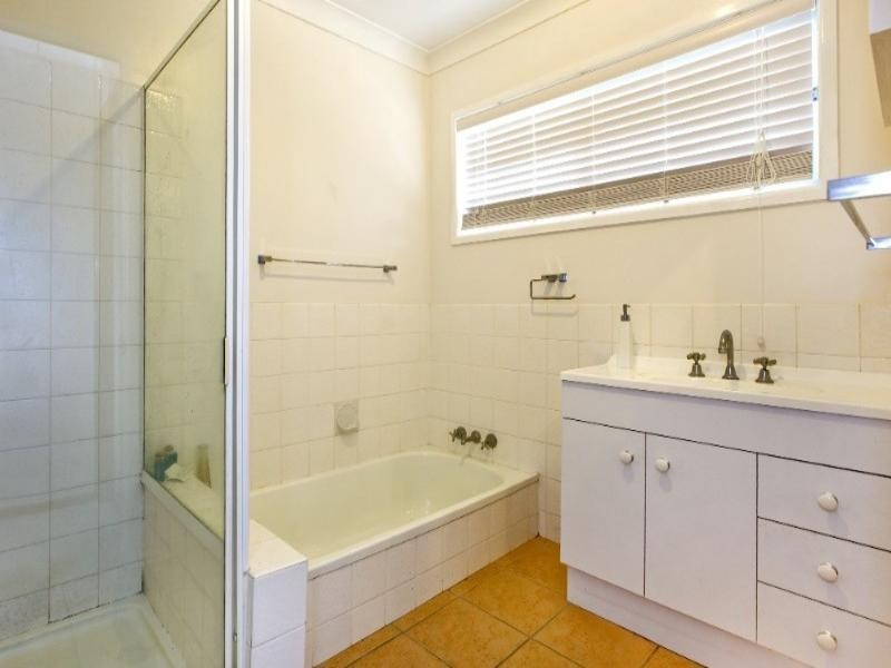 9 Narelle Crescent, Rochedale South QLD 4123