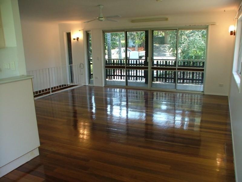 5 Vicki Place, Wishart QLD 4122