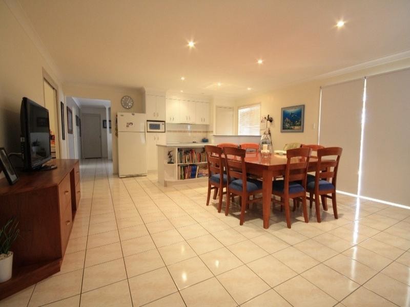 12 Lake Breeze Drive, Loganholme QLD 4129