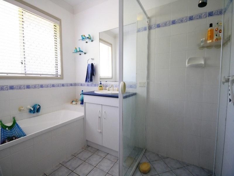 12 Lake Breeze Drive, Loganholme QLD 4129