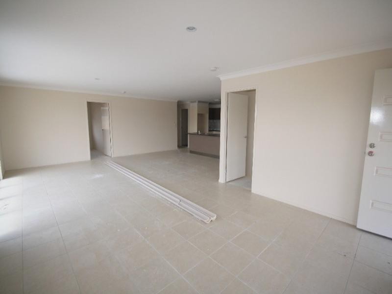 52 River Park Drive, Loganholme QLD 4129