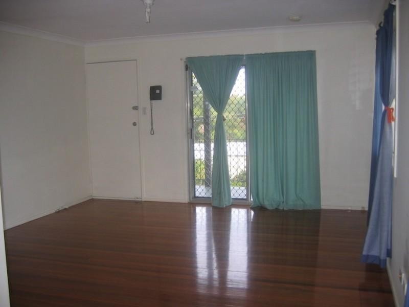 9 Leonard Street, Kingston QLD 4114