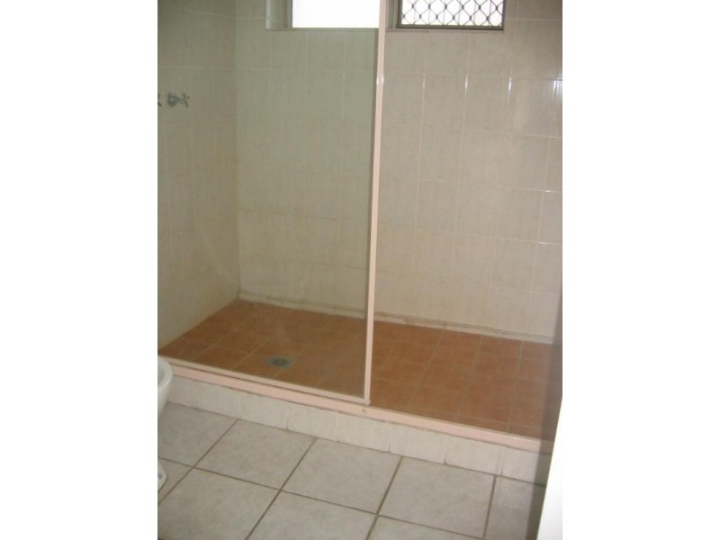 9 Leonard Street, Kingston QLD 4114