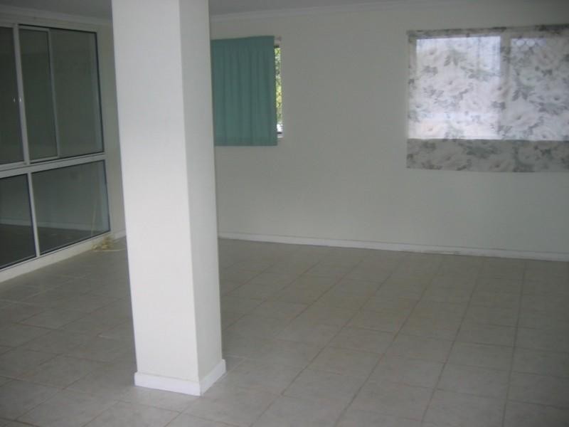 9 Leonard Street, Kingston QLD 4114