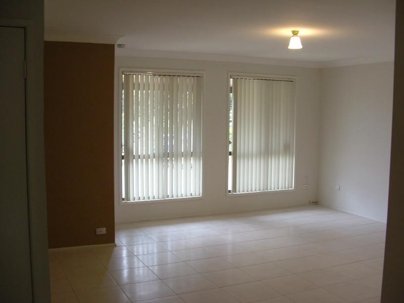 8 Bond Street, Rochedale South QLD 4123