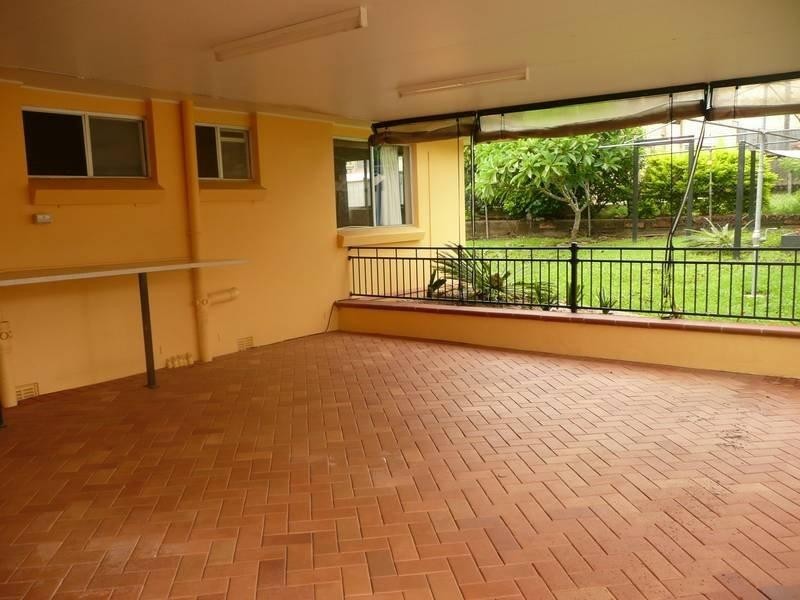 27 Montreal Street, Wishart QLD 4122