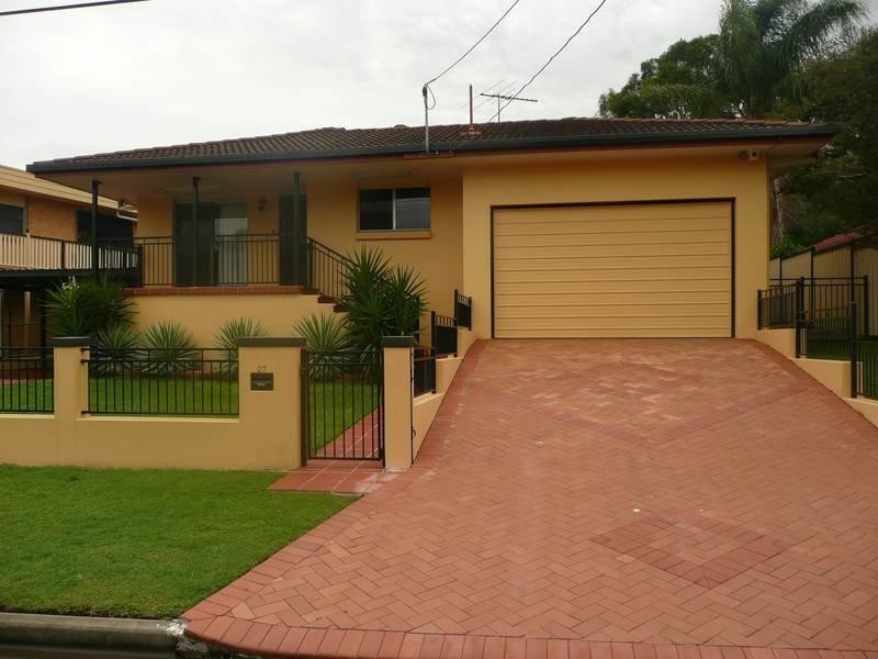 27 Montreal Street, Wishart QLD 4122