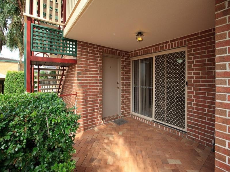 2/10 Portland Street, Annerley QLD 4103