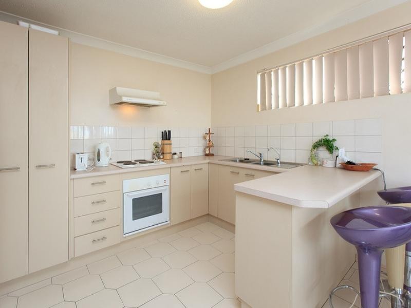 2/10 Portland Street, Annerley QLD 4103