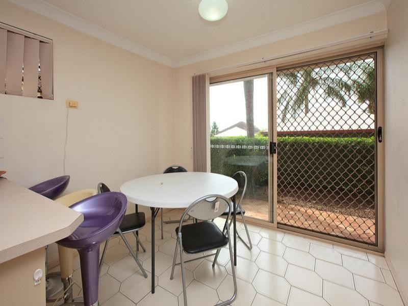 2/10 Portland Street, Annerley QLD 4103
