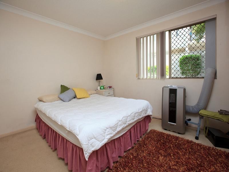 2/10 Portland Street, Annerley QLD 4103