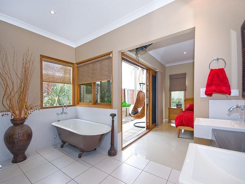 18 Vanda Street, Woolloongabba QLD 4102