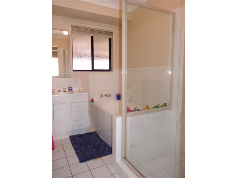 12 Ku-Ring-Gai Close, Loganholme QLD 4129