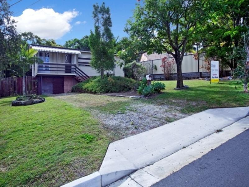 37 Bradley Street, Springwood QLD 4127